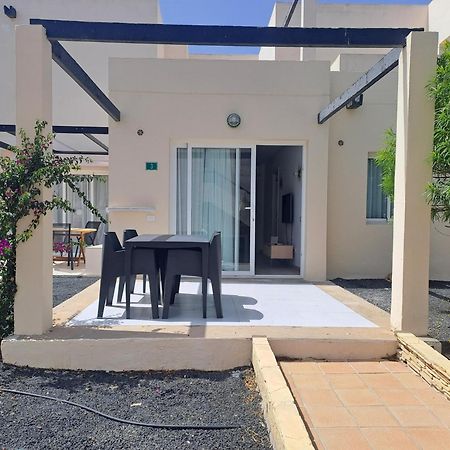 Homeforguest Apartamento Con Terraza Y Piscina En 科拉雷侯 外观 照片