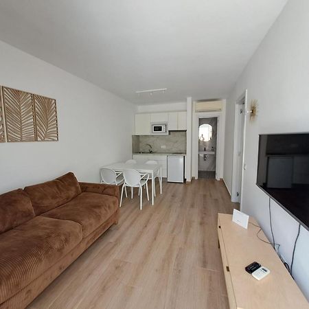 Homeforguest Apartamento Con Terraza Y Piscina En 科拉雷侯 外观 照片