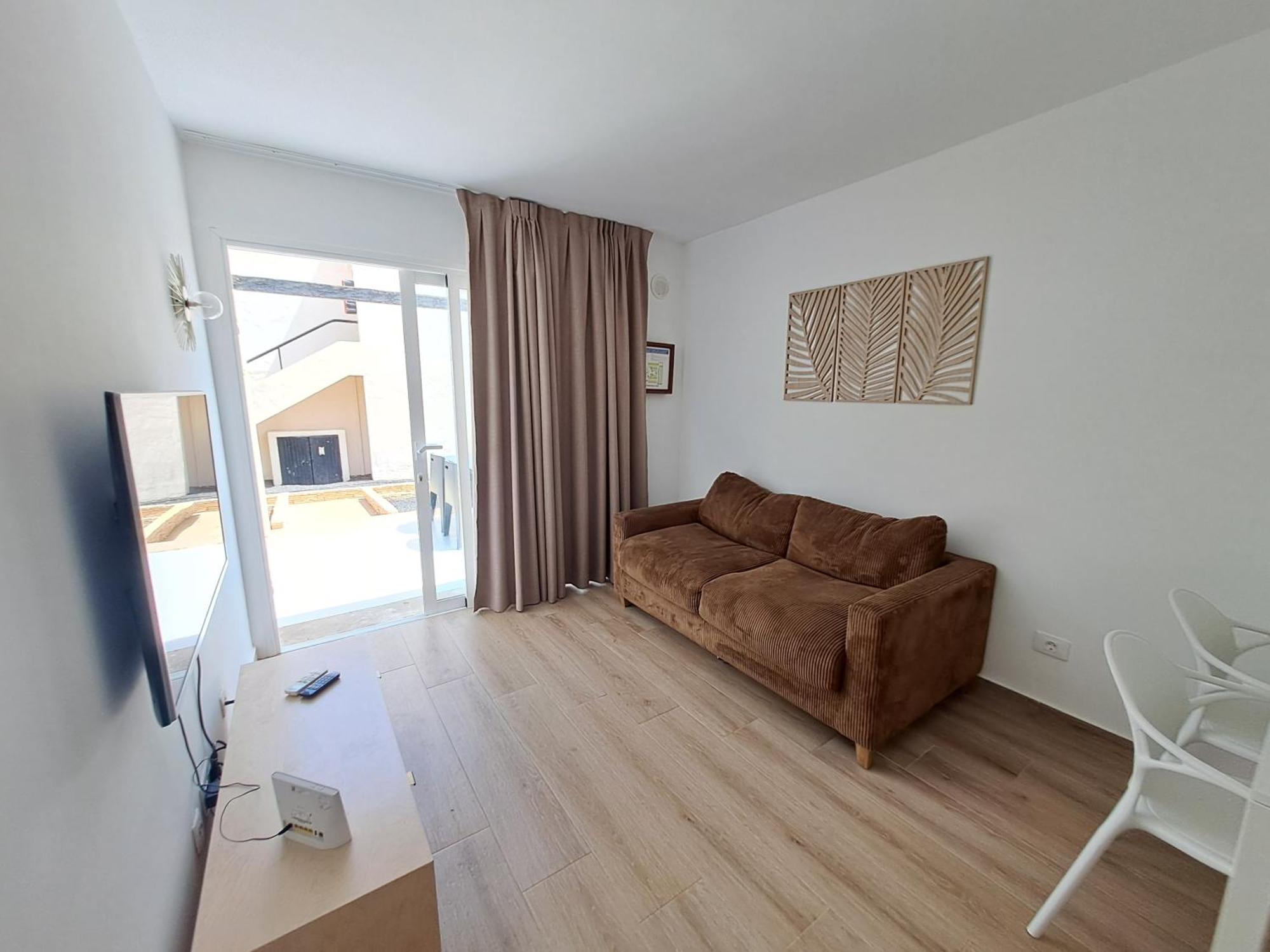 Homeforguest Apartamento Con Terraza Y Piscina En 科拉雷侯 外观 照片