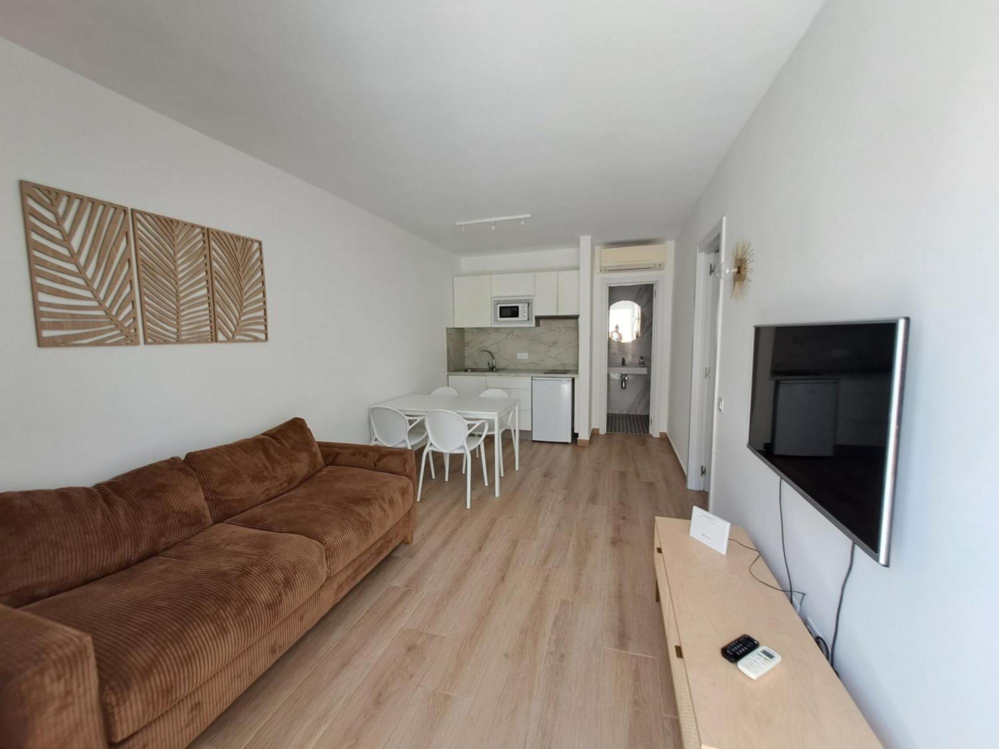 Homeforguest Apartamento Con Terraza Y Piscina En 科拉雷侯 外观 照片