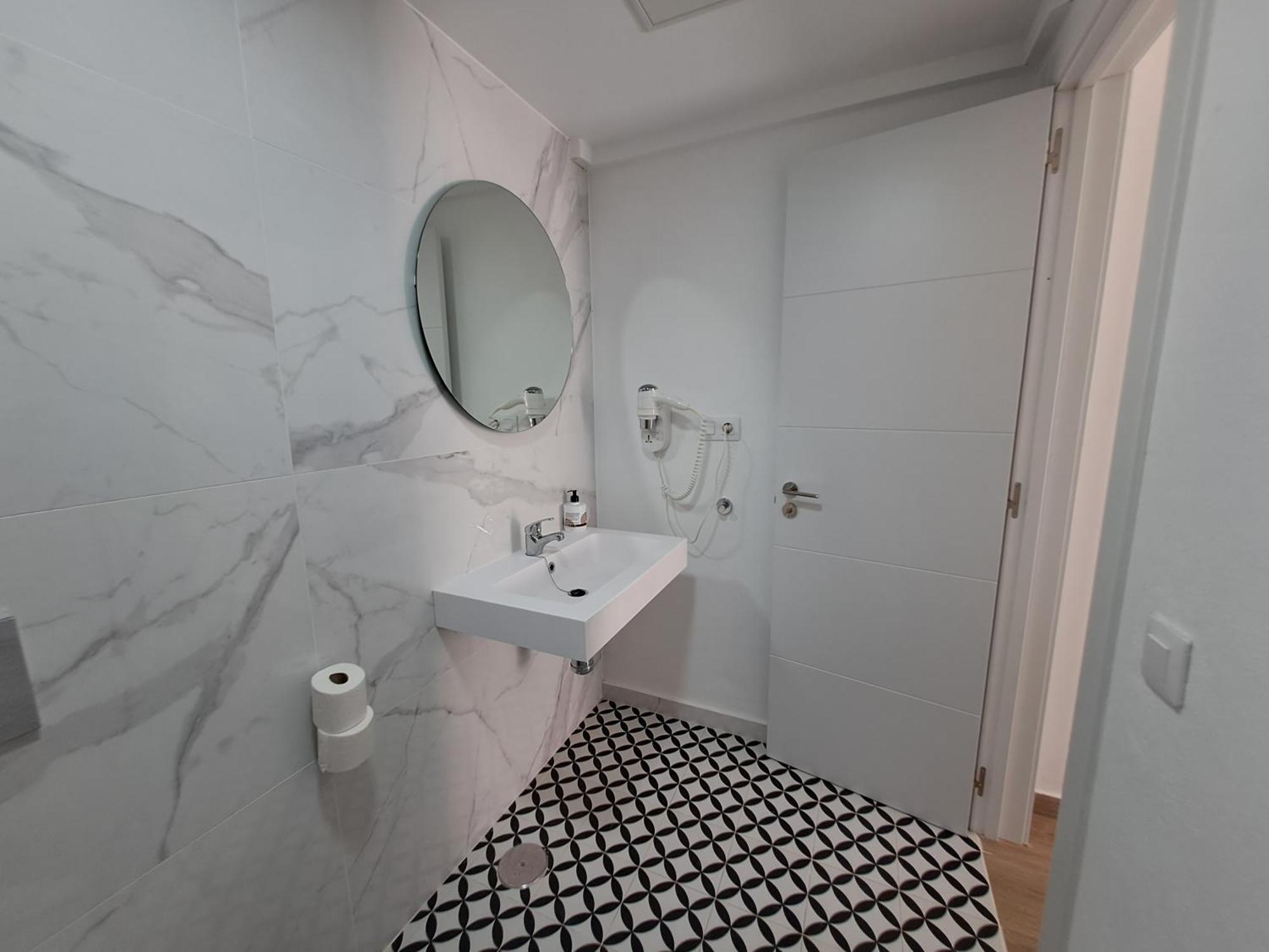 Homeforguest Apartamento Con Terraza Y Piscina En 科拉雷侯 外观 照片