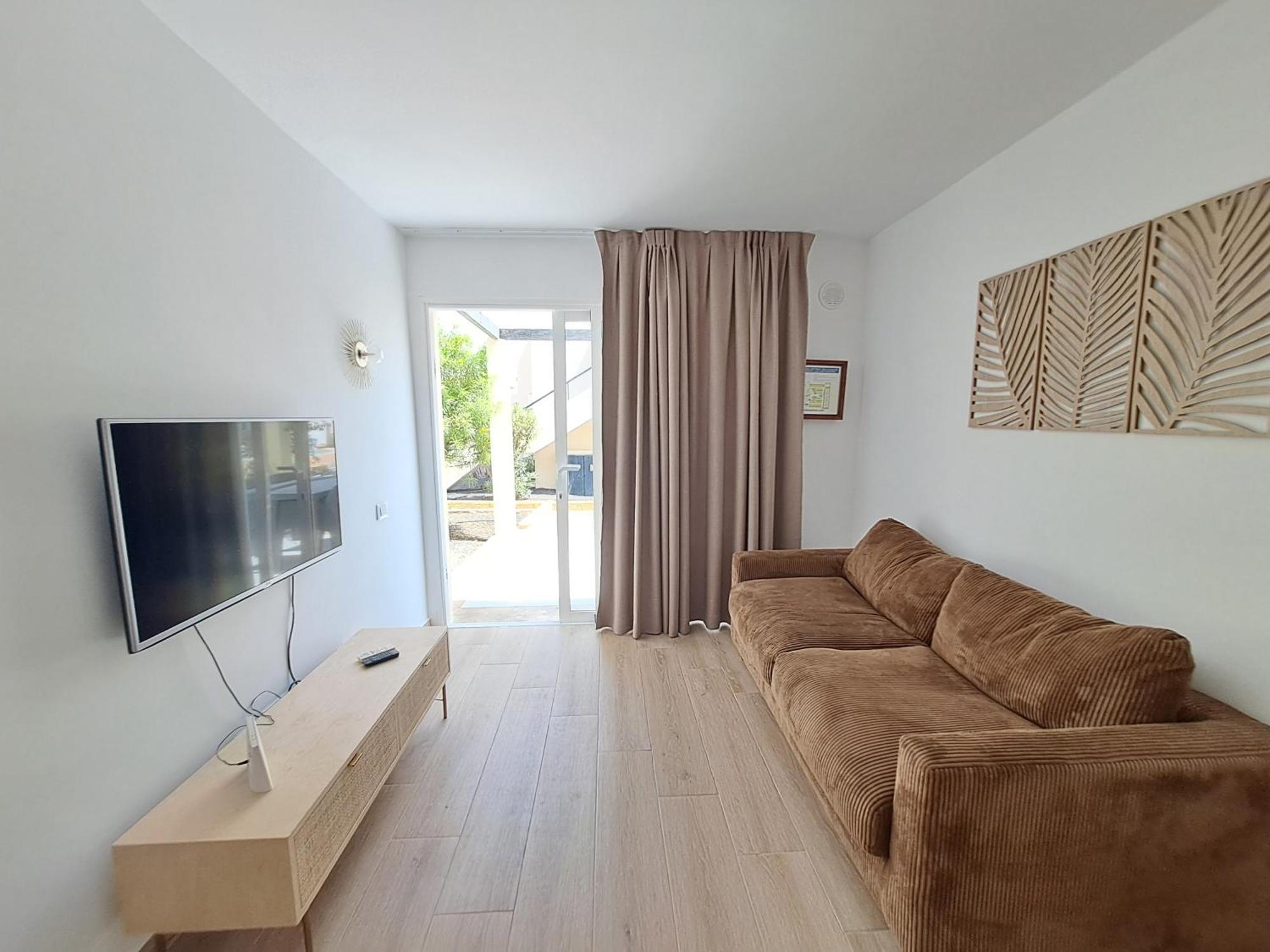 Homeforguest Apartamento Con Terraza Y Piscina En 科拉雷侯 外观 照片