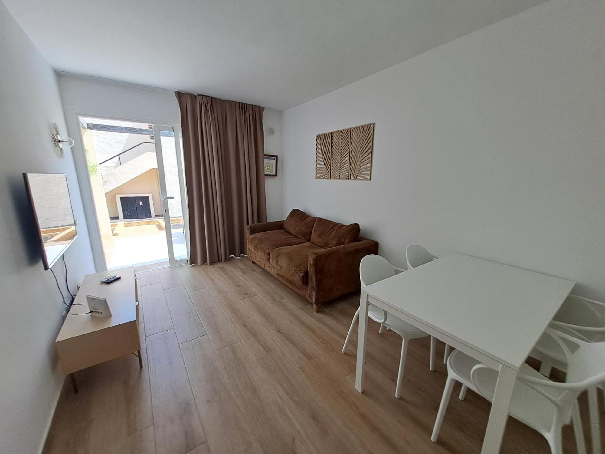 Homeforguest Apartamento Con Terraza Y Piscina En 科拉雷侯 外观 照片